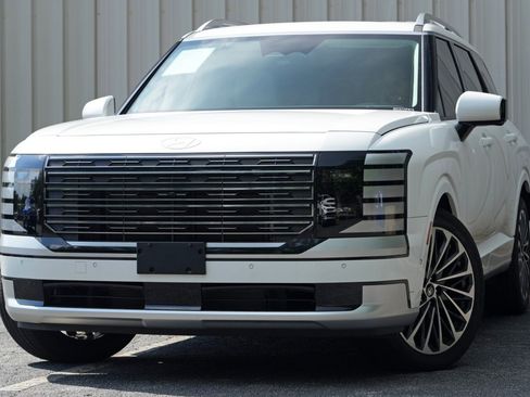 Used 2026 Hyundai Palisade Calligraphy FWD image 3