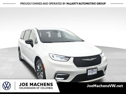Used 2024 Chrysler Pacifica Limited
