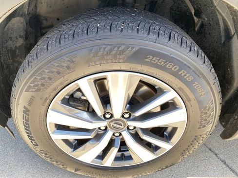 Certified 2025 Nissan Pathfinder SL AWD/4WD image 28