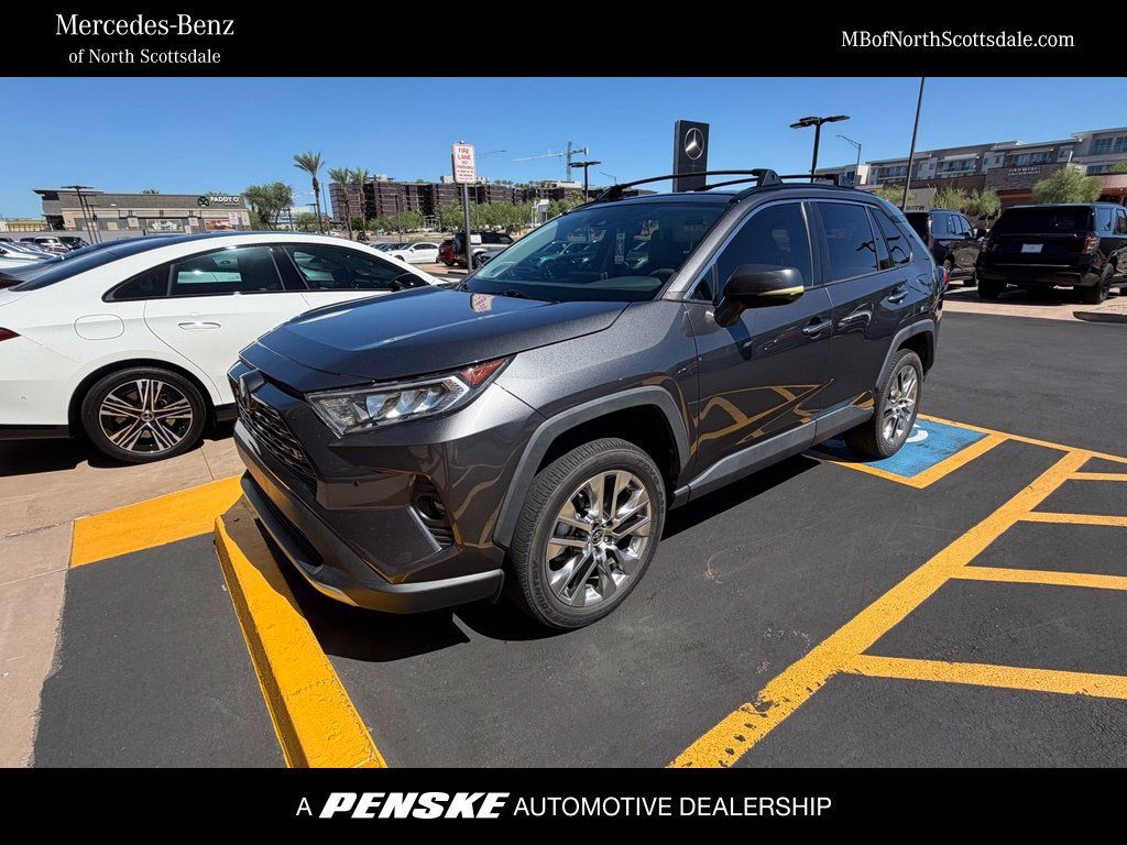 Used 2021 Toyota RAV4 Limited FWD image 1