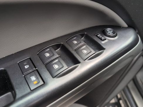 Used 2018 Chevrolet Colorado LT RWD image 15
