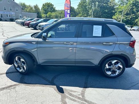 Used 2022 Hyundai Venue Limited w/ Cargo Package image 3