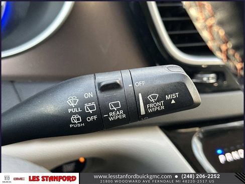 Used 2018 Chrysler Pacifica Touring-L image 26