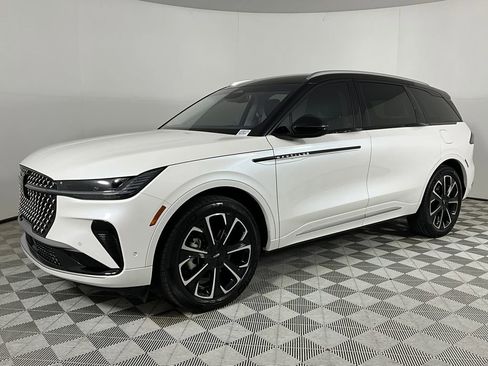 Certified 2024 Lincoln Nautilus Reserve AWD/4WD image 1