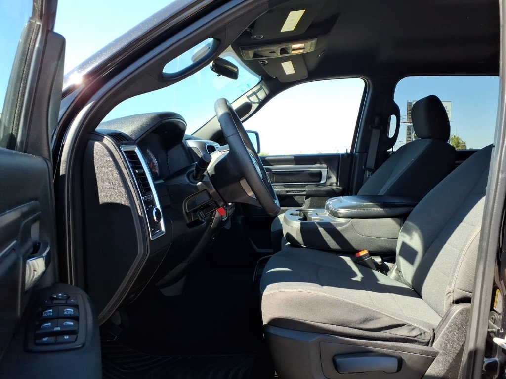 Used 2024 RAM 1500 Warlock RWD image 15