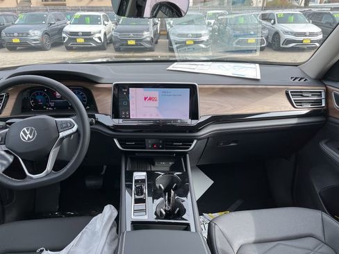 New 2026 Volkswagen Atlas SE image 16