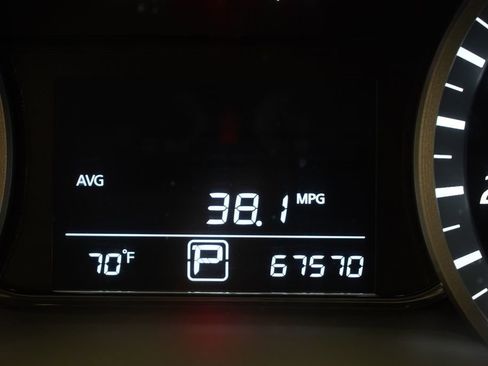 Used 2013 Nissan Sentra SV w/ Driver Pkg FWD image 4