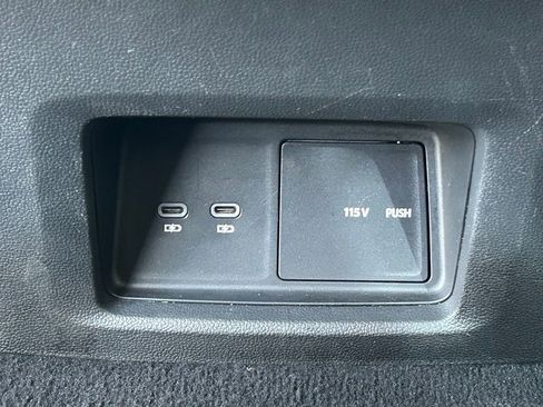 Used 2024 Volkswagen Atlas Cross Sport SE image 62