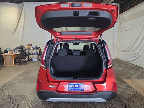 Used 2024 Kia Soul LX w/ Option Group 015 FWD image 19