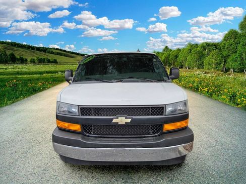 Used 2019 Chevrolet Express 2500 w/ Driver Convenience Package RWD image 2