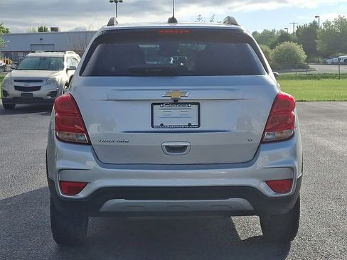 Used 2020 Chevrolet Trax LT w/ LT Convenience Package AWD/4WD image 8