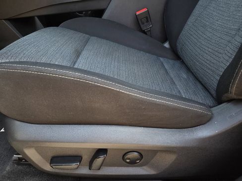 Used 2023 Nissan Rogue SV FWD image 14