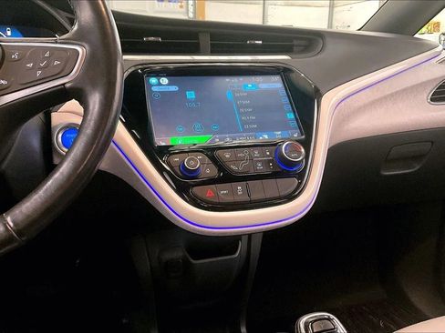 Used 2018 Chevrolet Bolt Premier w/ Driver Confidence II Package image 6