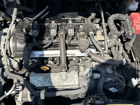 Used 2023 Nissan Versa SR w/ Trunk Package image 12