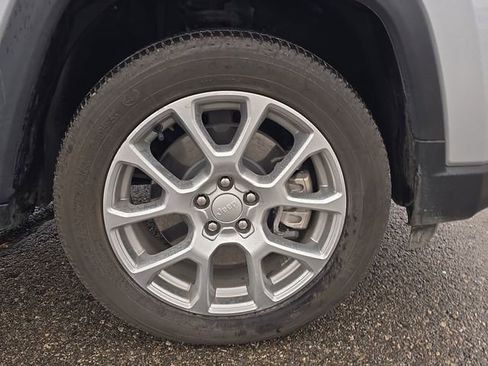 Certified 2024 Jeep Compass Latitude image 5