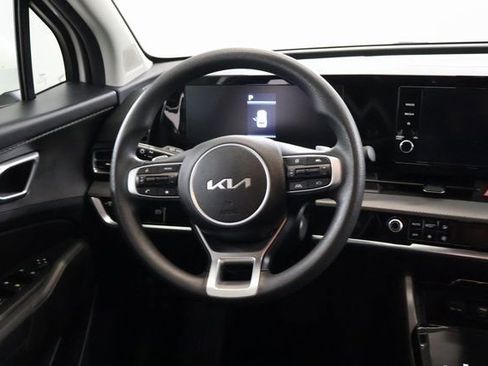 Used 2023 Kia Sportage LX AWD/4WD image 14