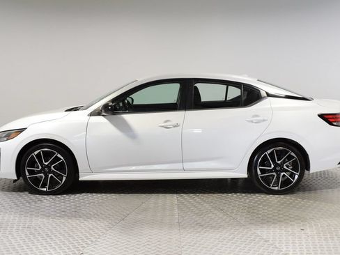 Used 2024 Nissan Sentra SR FWD image 8