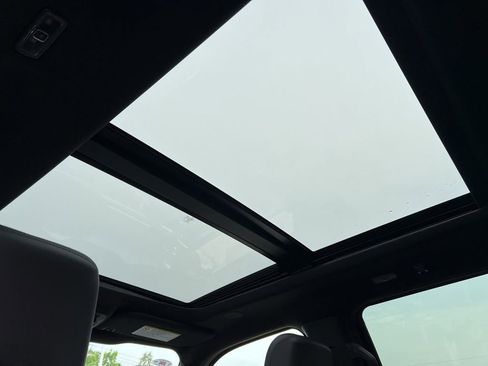 New 2025 Ford F250 Platinum image 39