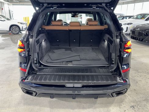 Used 2025 BMW X5 xDrive40i w/ M Sport Package AWD/4WD image 13