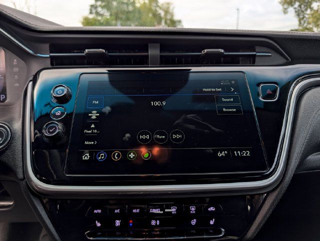 Used 2023 Chevrolet Bolt LT w/ Infotainment Package FWD image 27
