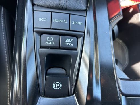 Used 2025 Toyota Camry SE image 17