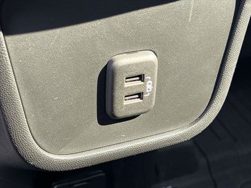 Used 2022 GMC Terrain SLT w/ Tech Package image 12