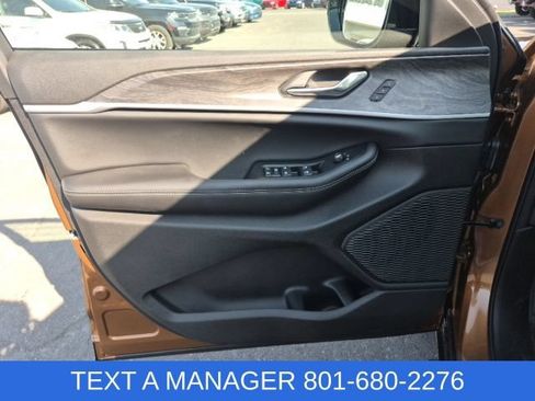 New 2026 Jeep Grand Cherokee Limited w/ Luxury Tech Group II AWD/4WD image 22
