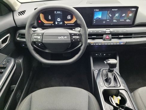 Used 2025 Kia K4 FWD image 22