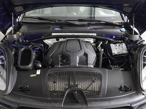 Used 2022 Porsche Macan image 22