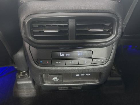 Used 2024 Honda Pilot TrailSport image 27