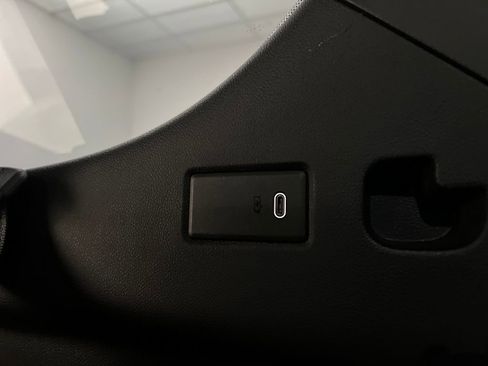 Used 2025 Chevrolet Tahoe Z71 image 34