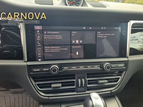 Used 2021 Porsche Macan S image 25