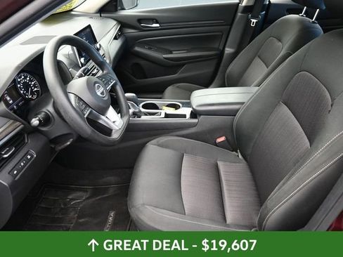 Used 2024 Nissan Altima 2.5 SV image 18