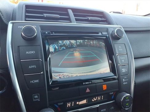 Used 2017 Toyota Camry XLE image 20
