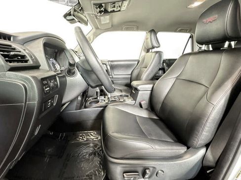 Used 2024 Toyota 4Runner TRD Off-Road Premium image 6