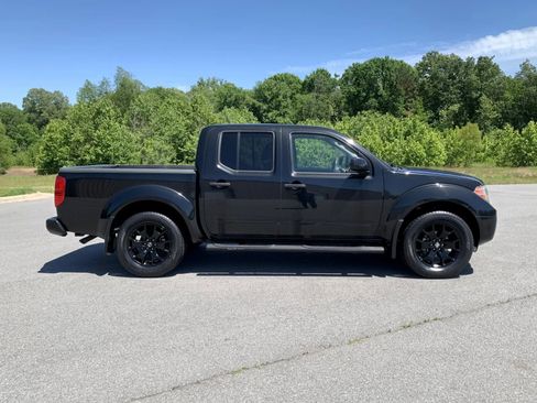 Used 2020 Nissan Frontier SV w/ Midnight Edition Floor Mats RWD image 8