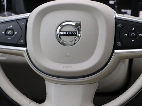 Used 2019 Volvo XC60 T6 Momentum w/ Premium Package image 31