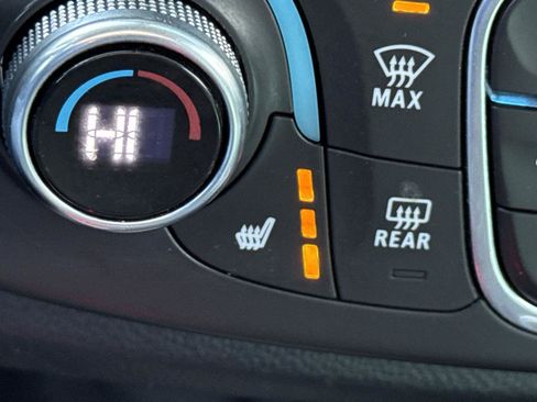 Used 2019 Chevrolet Traverse LT w/ LT Premium Package image 19