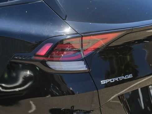 Certified 2023 Kia Sportage SX FWD image 11