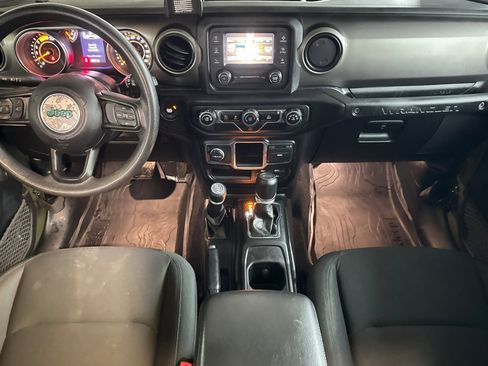 Used 2021 Jeep Wrangler Unlimited Sport image 13