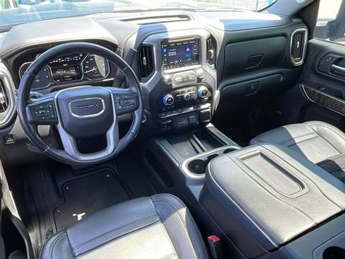 Used 2022 GMC Sierra 2500 Denali w/ Denali Black Diamond Edition AWD/4WD image 17