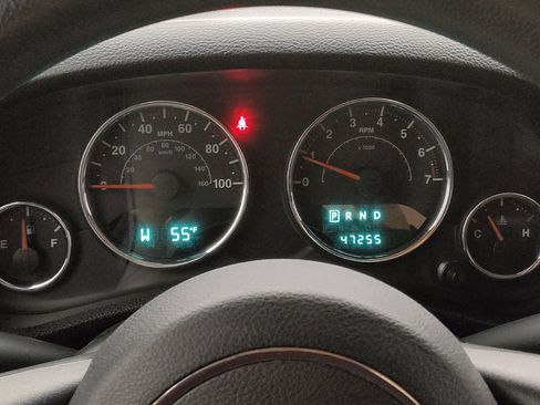 Used 2014 Jeep Wrangler Sport AWD/4WD image 23