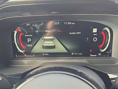 New 2025 Nissan Pathfinder Platinum image 16