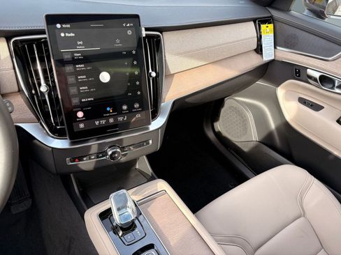 New 2026 Volvo XC90 B6 Plus image 24