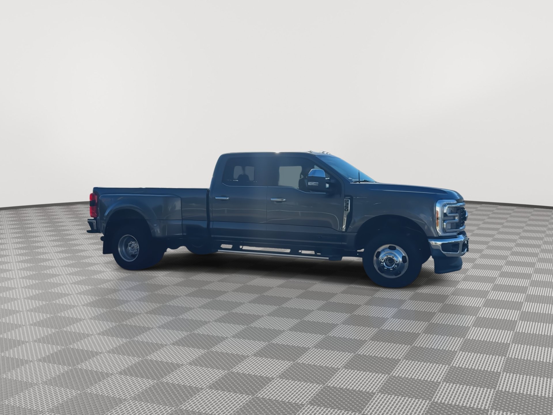 Used 2025 Ford F350 Lariat w/ Chrome Package AWD/4WD image 2