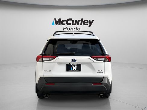 Used 2023 Toyota RAV4 XLE w/ XLE Grade Weather Package image 4