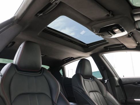 Used 2019 Maserati Quattroporte S GranSport RWD image 21
