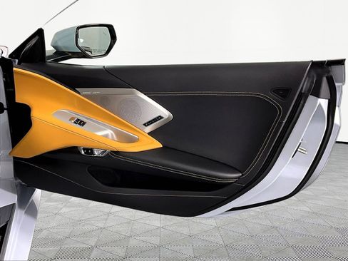 Used 2021 Chevrolet Corvette Stingray Preferred Cpe w/ Engine Appearance Package RWD image 23