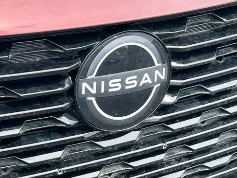 Used 2025 Nissan Sentra SV FWD image 9