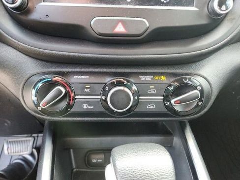 Used 2022 Kia Soul LX w/ Technology Package image 30